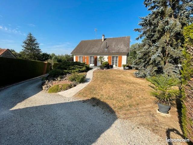Pavillon sur sous sol avec grand Terrain