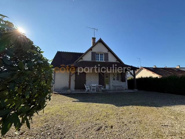 Pavillon sur sous sol avec jardin a ST AMAND MONTROND