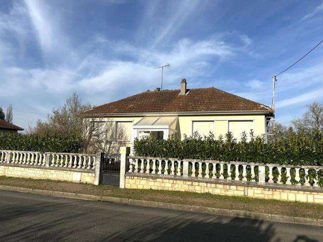 PAVILLON SUR SOUS SOL DANS QUARTIER RESIDENTIEL