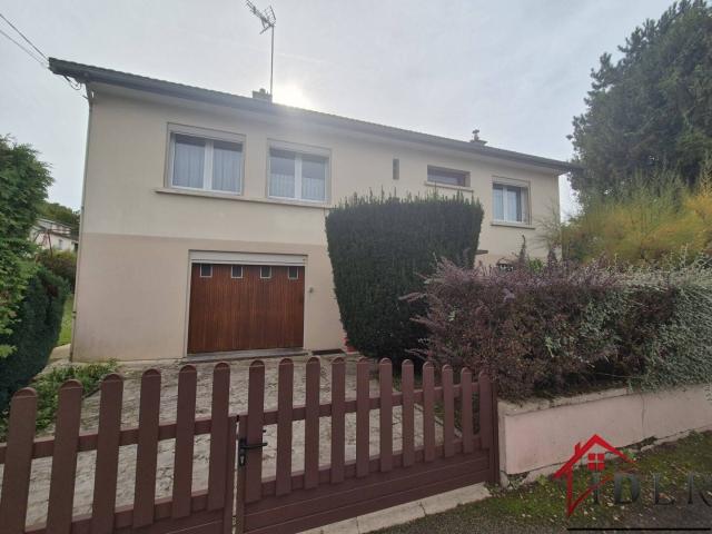 Pavillon sur sous sol de 90m2, à conforter, avec jardin