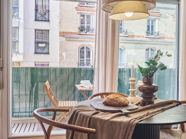 Pax 1 bedroom in Épinettes, Paris Amsterdam Apartments for Rent