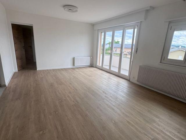 Payerne, for rent, 4.5 room apartment, renovated with balcony