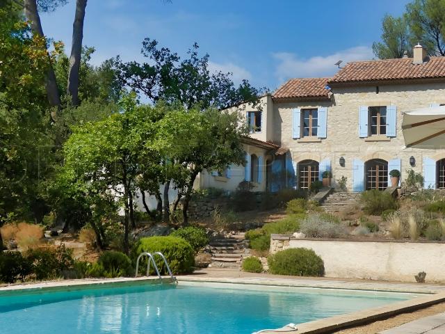 PAYS D’AIX MAS DE CARACTERE 5,5 HA HAVRE DE PAIX