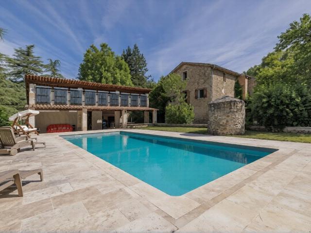Pays De Forcalquier Lurs Bastide 518 m2 8 Chambres. 518m² Lurs