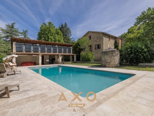 PAYS DE FORCALQUIER LURS BASTIDE 518 m² 8 CHAMBRES PISCINE SALLE DE CONCERT PARC 3 HA 1 870 000 €