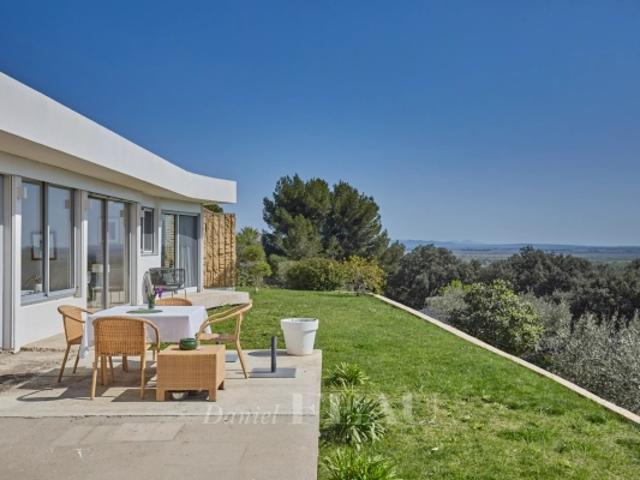 Pays Gardois Villa d'architecte avec vue panoramique