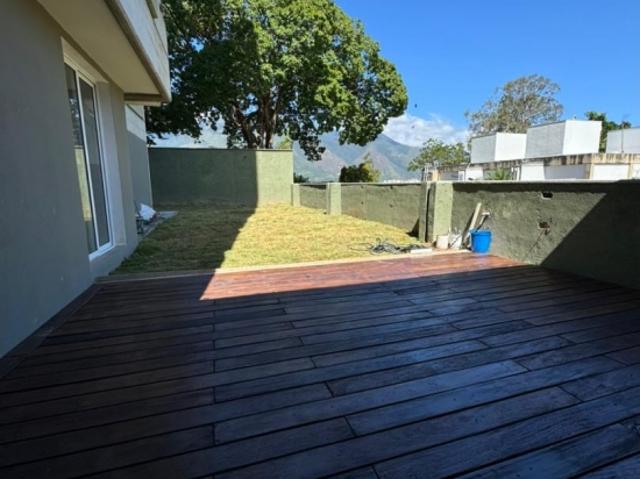 PB REMODELADO CON JARDIN EN COLINAS DE LOS RUICES