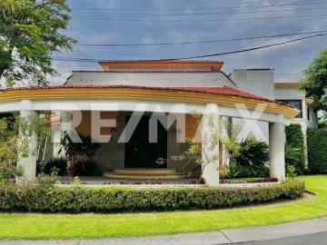PGH_Venta de Residencia en Lomas de Cocoyoc, Alberca, Jacuzzi y Jardín