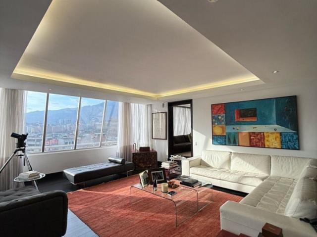 Pent House PH Lomas de Las Mercedes en Venta