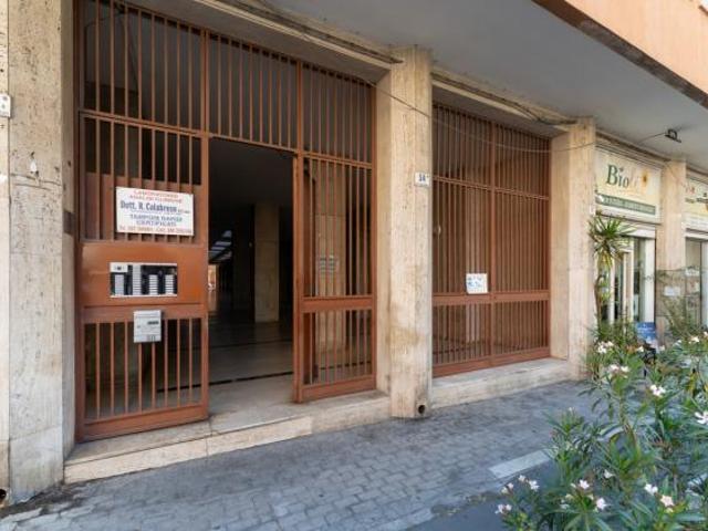 Pentalocale in vendita a Catania