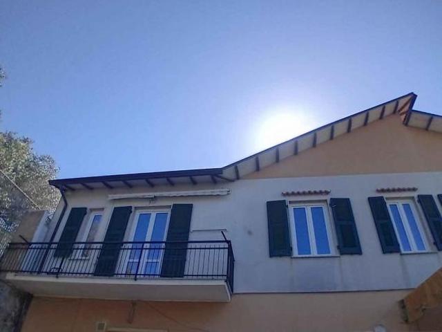 Pentalocale in vendita a Aulla