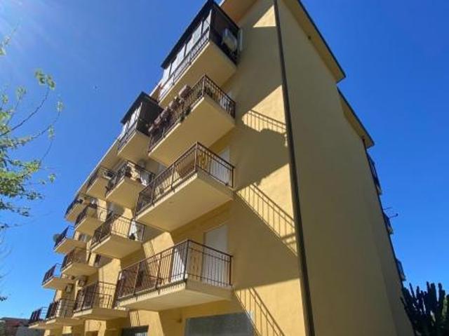 Pentalocale in vendita a Bova Marina