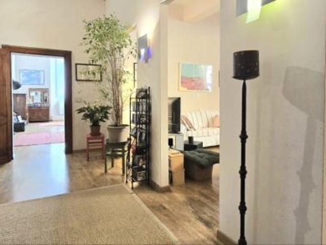 Pentalocale in vendita a Bologna