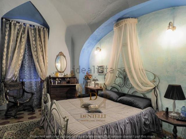 Pentalocale in vendita a Sarzana