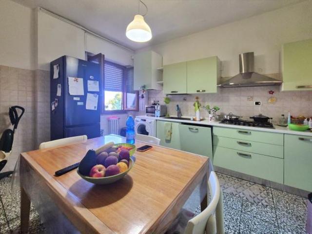 Pentalocale in vendita a Sarzana