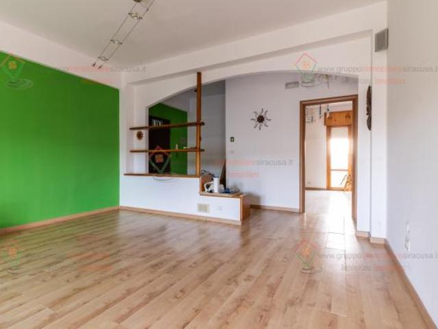 Pentalocale in vendita a Siracusa