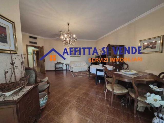 Pentalocale in vendita a Siracusa