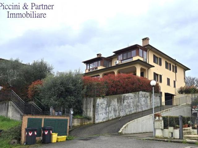 Pentalocale in vendita a Paciano