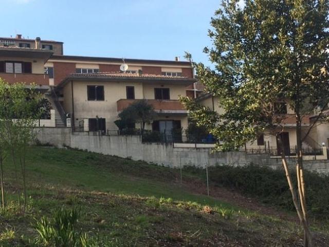 Pentalocale in vendita a Roccastrada