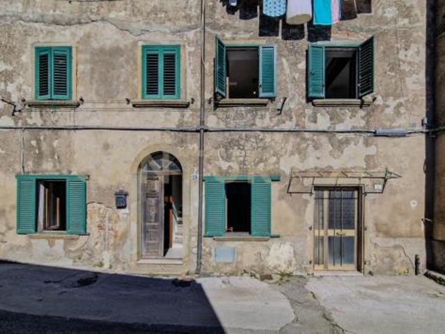 Pentalocale in vendita a Roccastrada