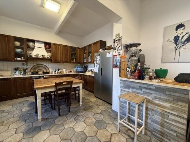 Pentalocale in vendita a Rosignano Marittimo
