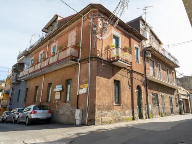 Pentalocale in vendita a Valverde