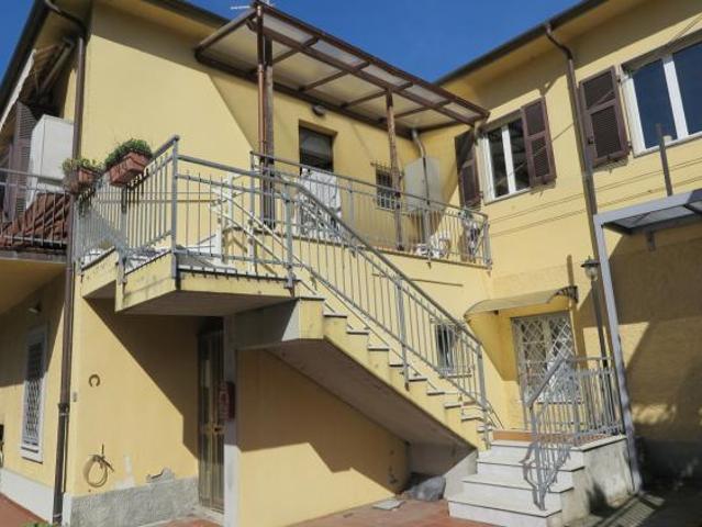 Pentalocale in vendita a Vezzano Ligure
