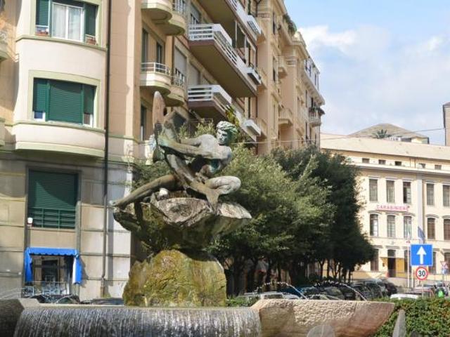 Pentalocale in affitto a Savona