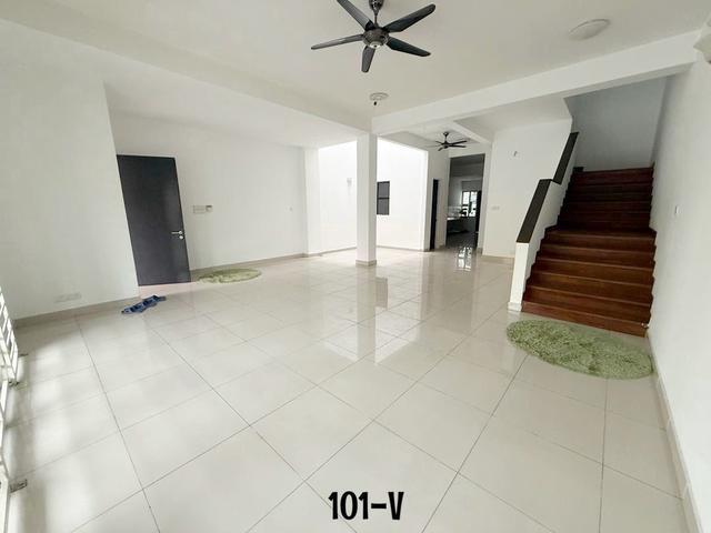 Pentas 2 Alam Impian Double Storey Superlink House for sale