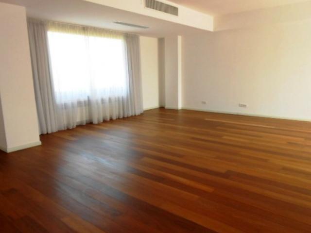 Penthouse 3 camere cu terasa de 80mp Kiseleff