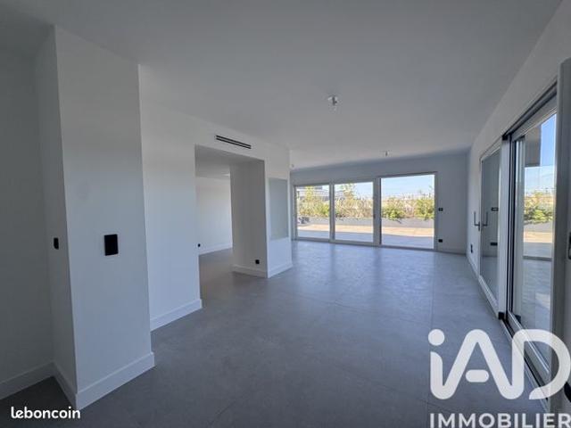 Penthouse 3 pièces 102 m²