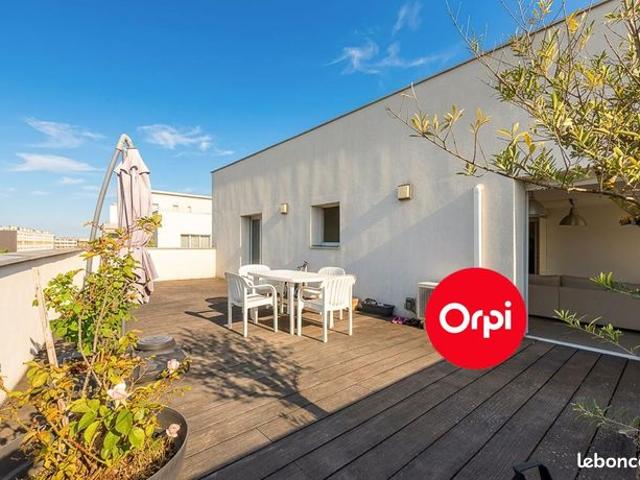 Penthouse 3 pièces 62 m²