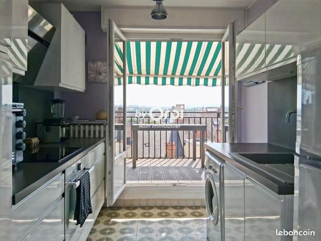 Penthouse 3 pièces 65 m²