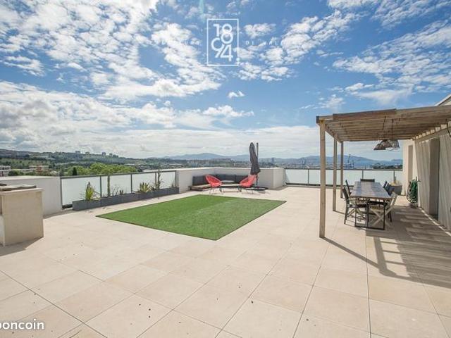 Penthouse 3 pièces 74 m²