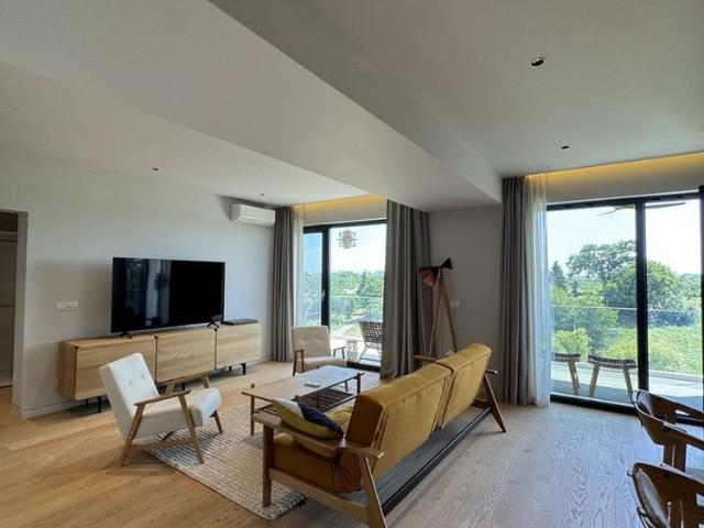 PENTHOUSE | 3 rooms | 140 SQM | VIEW OF THE LAKE