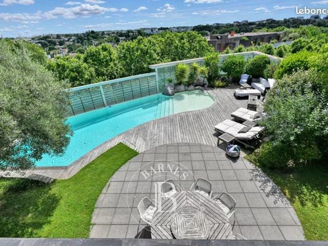 Penthouse 10 pièces 307 m²