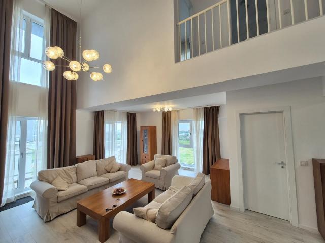 Penthouse 124 mp + 2 locuri de parcare Belvedere Residence cu vedere la lac