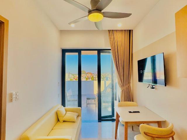 PENTHOUSE 1 BEDROOM APARTMENT LARGE BALCONY NGU HANH SON