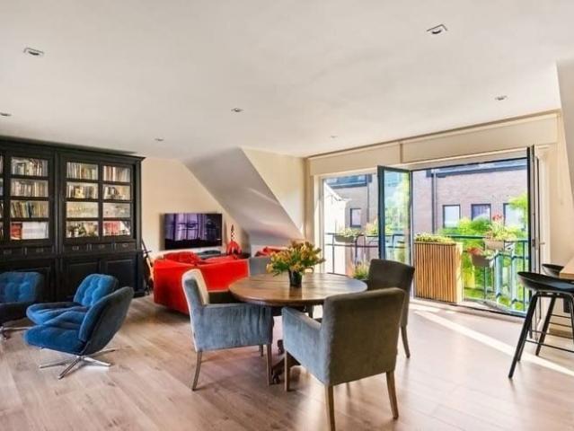 Penthouse 2 bedrooms with terrace & double parking space