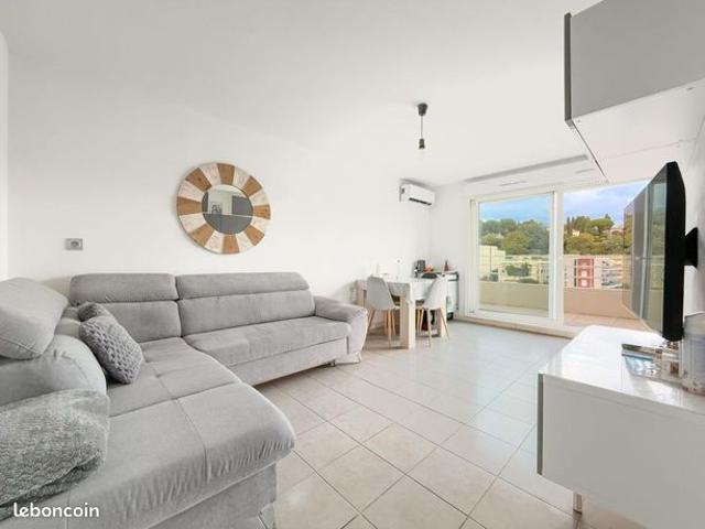 Penthouse 2 pièces 38 m²