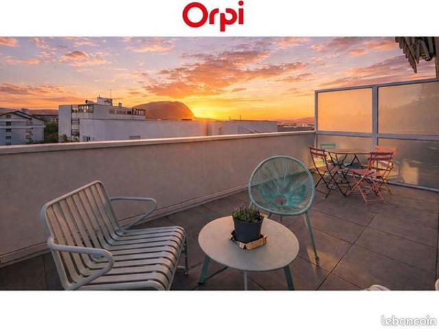 Penthouse 2 pièces 48 m²