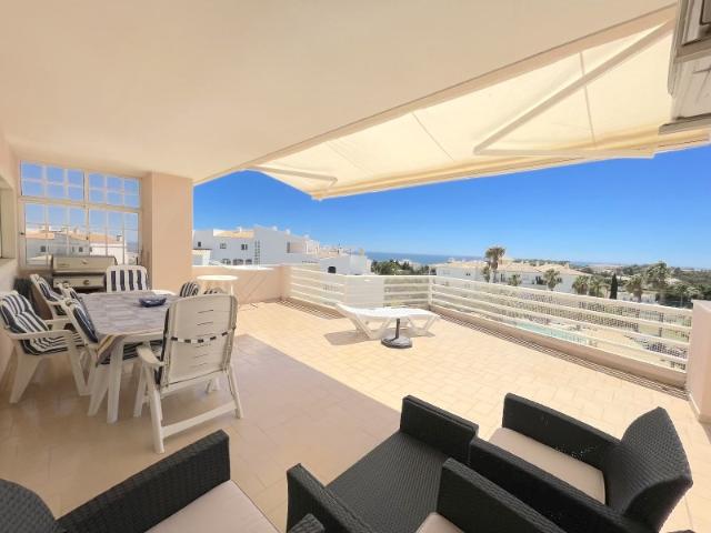 Penthouse 4 assoalhadas com uma área de 232m2, terraço 107m2, Vau, Portimão