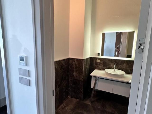 Penthouse 4 camere 102 The Address