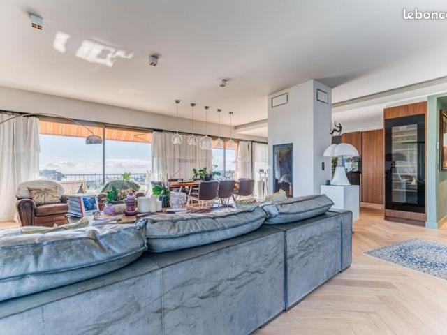 Penthouse 5 pièces 141 m²