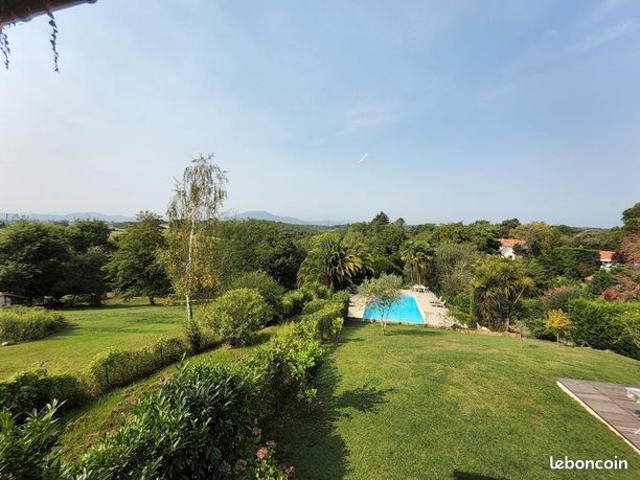 Penthouse 5 pièces 240 m²