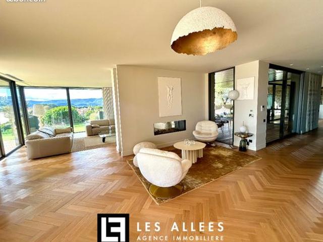 Penthouse 5 pièces 280 m²