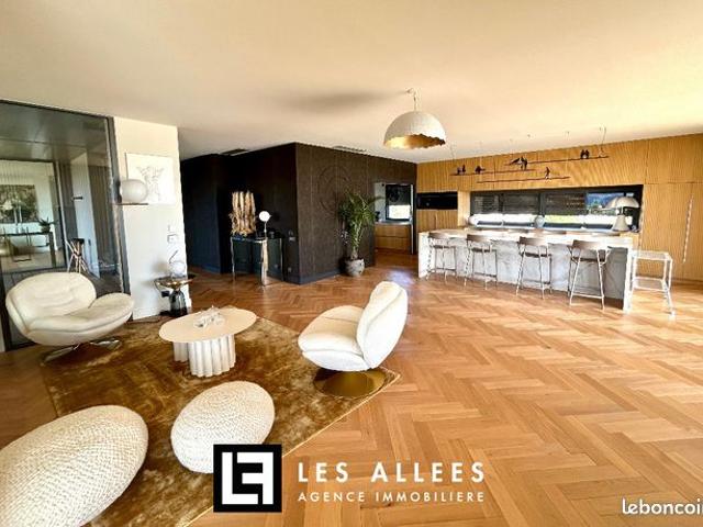 Penthouse 5 pièces 280 m²