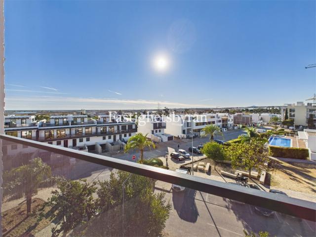 Penthouse c/ terraço e piscinaTemos para venda esta extraord. 0m² Tavira Santiago