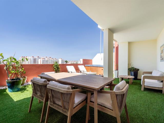 Penthouse com Bbq, Jacuzzi e Vista Rio Portimão 113m² Portimão