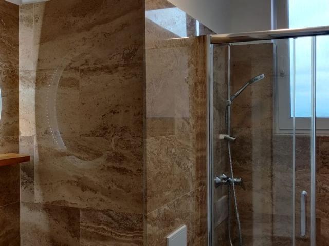 Penthouse Complex Newton Tătărași Comison 0